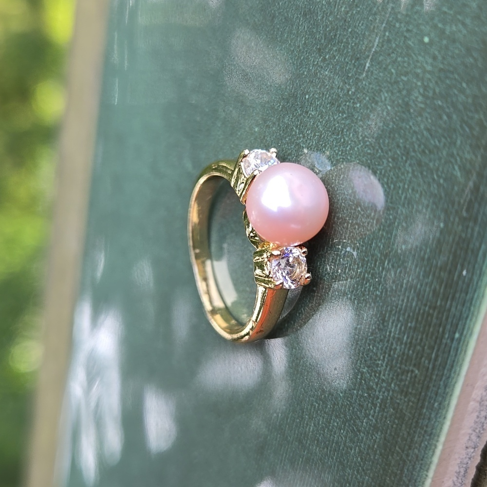 Gold Tone Pink Pearl Rhinestones (Cz ?) Ring Size 6 Nwot